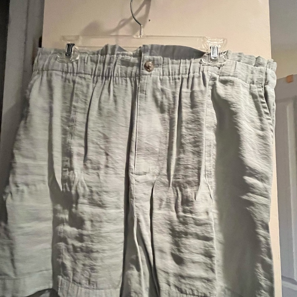 Madewell Women’s light olive Paperbag Waist Shorts